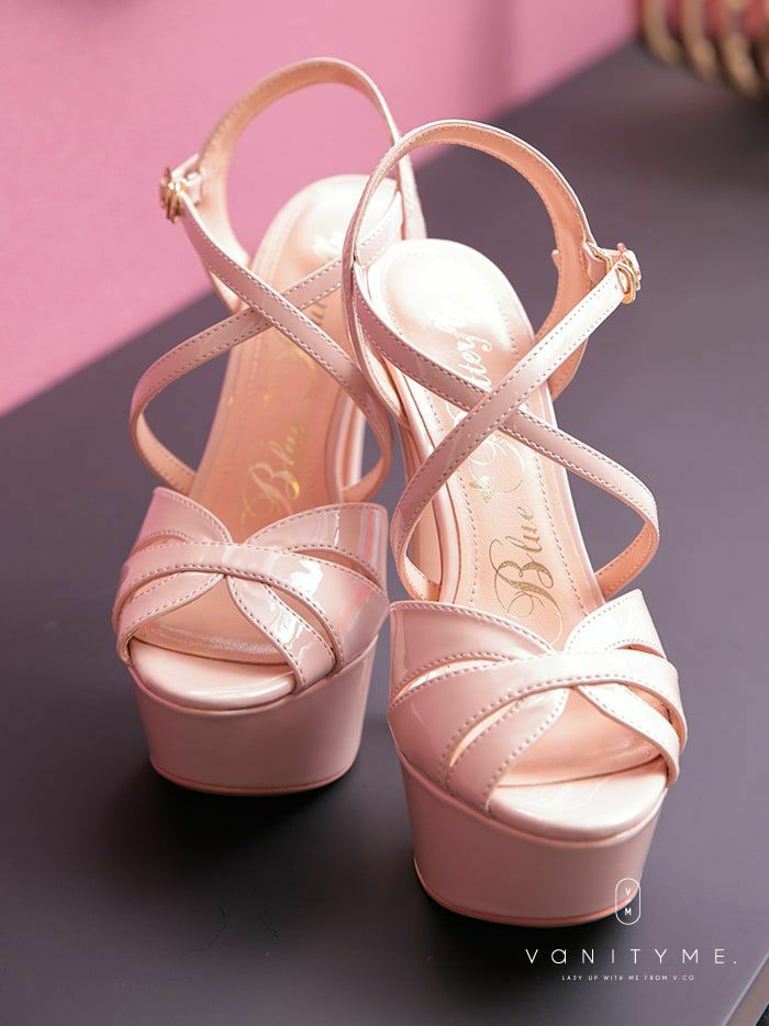 ピンクベージュハイヒール（Gianvito Rossi(ジャンヴィト・ロッシ  