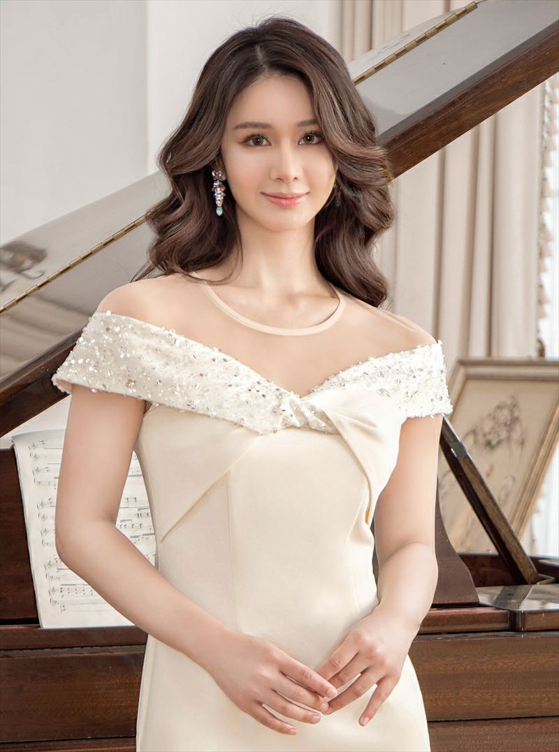 ERUKEI エルケイ アイボリー オフショルダー風・胸元シースルー・スパンコール・ビジュー・タイト・ミニドレス・ワンピース ek-e23095-1