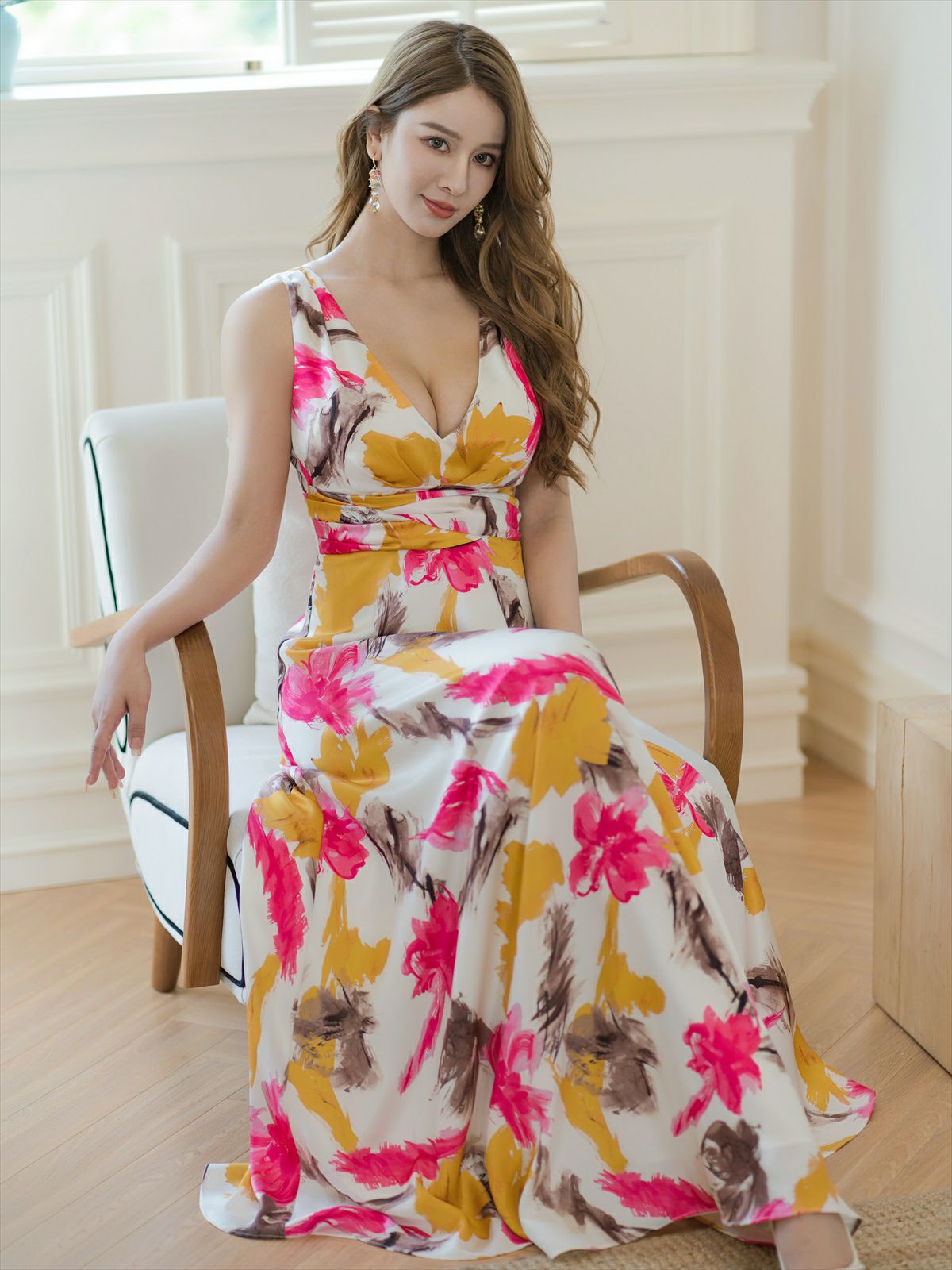 ERUKEI エルケイ ホワイト×ピンク プリント・ペイント柄・サテン・ノースリーブ・Vネック・Aライン・ロングドレス ek-e35014-1