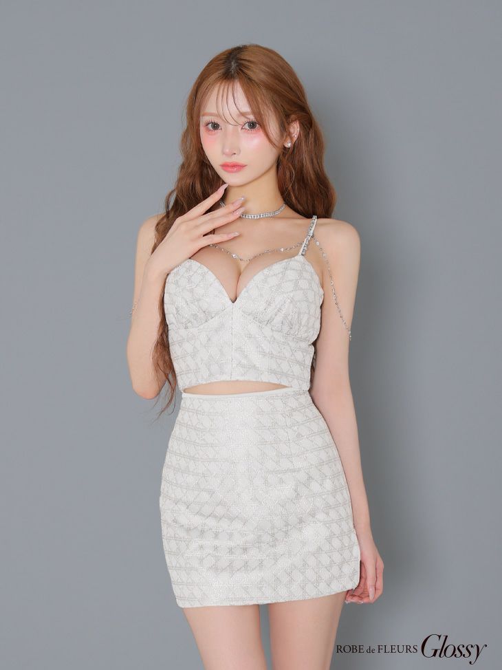 Glossy ローブドフルールグロッシー チェーン付きラメツイルセットアップタイトミニキャバドレス gl3916