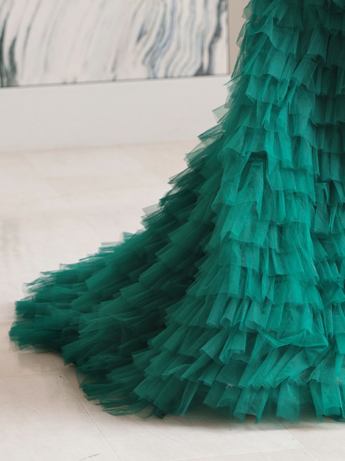 vanityME.couture. バニティミークチュール エメラルド スパンコールライン オフショル ボリュームフリル プリンセス 姫 ロングドレス バースデードレス モスグリーン vctr-l-25033