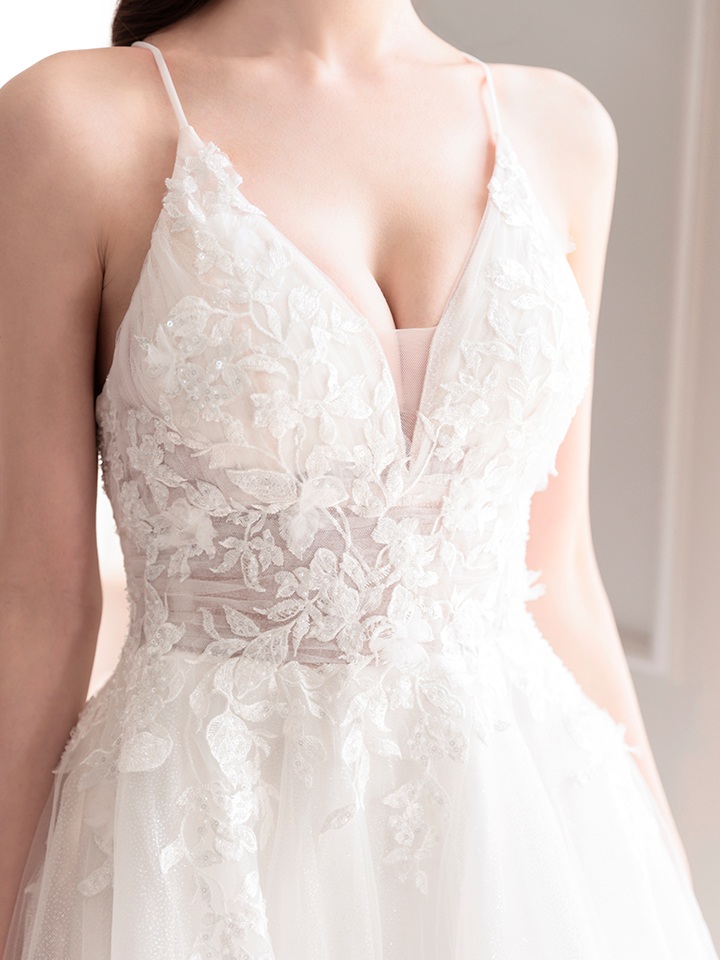 vanityME.couture. バニティミークチュール 立体フラワーレース 刺繍 ラメチュール プリンセス 姫 ロングドレス バースデードレス オフホワイト vctr-l-cd792w