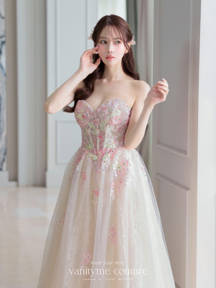 vanityME.couture. バニティミークチュール カラフルフラワーモチーフ ラメチュール 立体ビーズ刺繍 プリンセス 姫 ロングドレス バースデードレス マルチカラー vctr-l-a1468