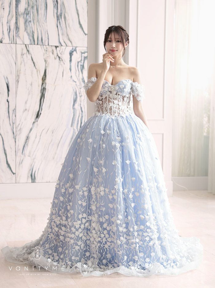 vanityME.couture. バニティミークチュール 立体フラワーモチーフ刺繍 ビッグクリスタルジュエリービジュー オフショル グラデーション プリンセス 姫 ロングドレス バースデードレス アイボリー×ブルー vctr-l-gl3571