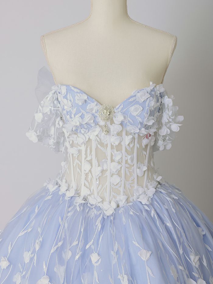 vanityME.couture. バニティミークチュール 立体フラワーモチーフ刺繍 ビッグクリスタルジュエリービジュー オフショル グラデーション プリンセス 姫 ロングドレス バースデードレス アイボリー×ブルー vctr-l-gl3571