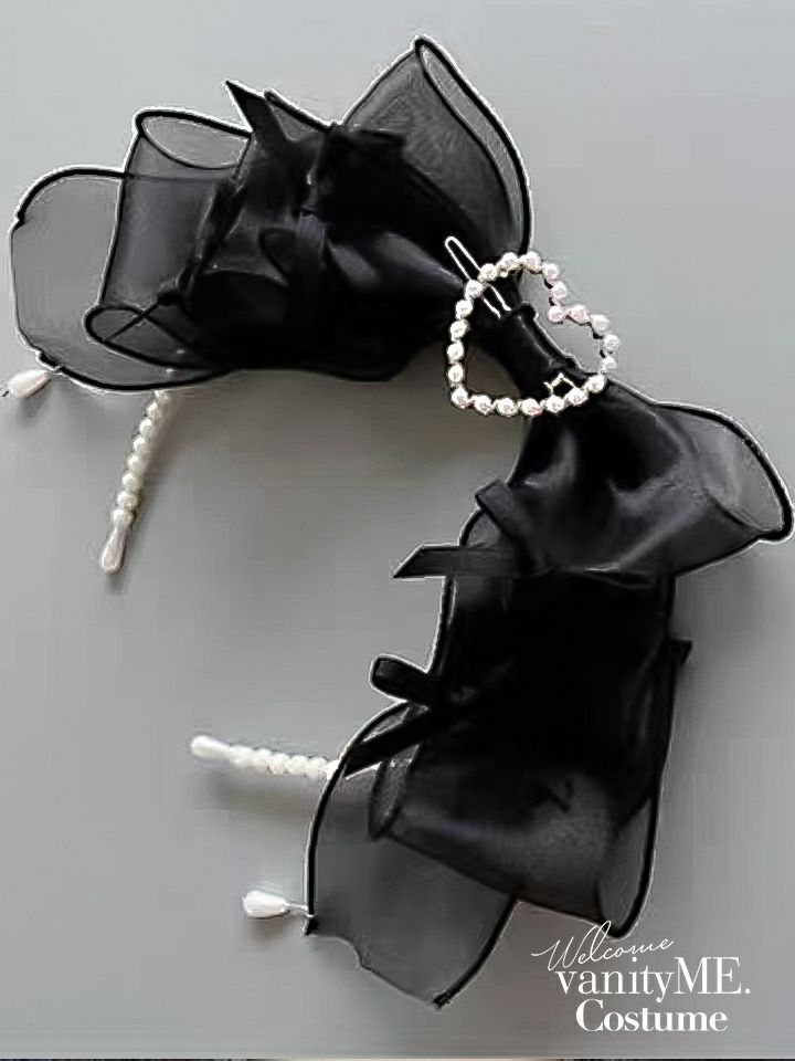 ハートブローチ付きチュールビッグリボンパールカチューシャ ヘアアクセサリー ブラック・ホワイト vcsit-25061