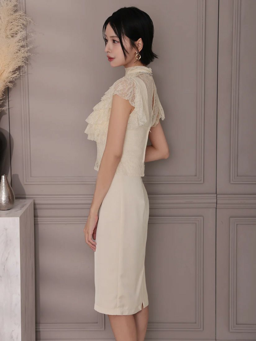 Veautt ヴュート フロントレースフリルビジューハイネックタイトミディアムドレス vt082520-ksVeautt ヴュート フロントレースフリルビジューハイネックタイトミディアムドレス vt082520-ks