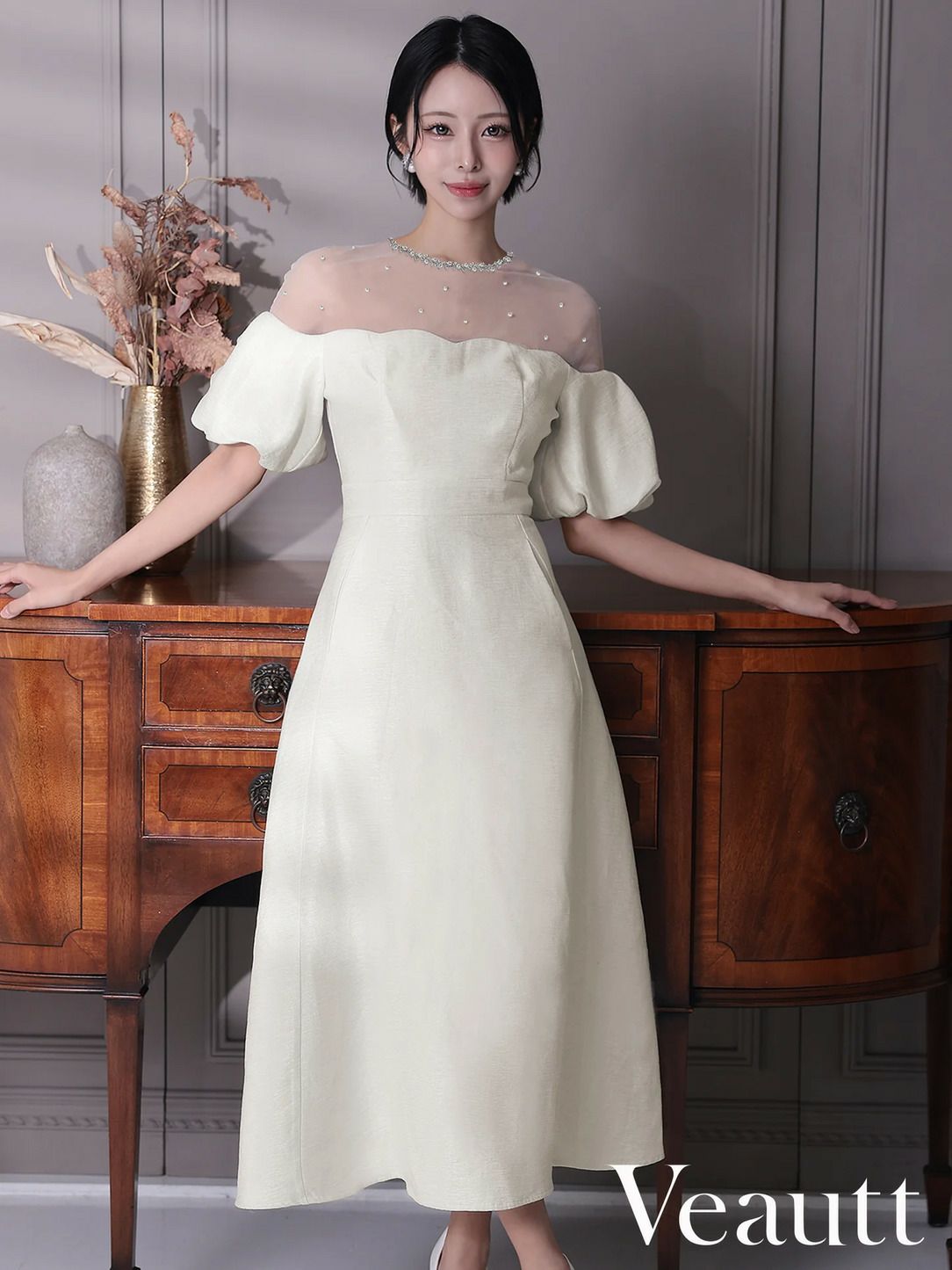 Veautt ヴュート パフスリーブレースビジューAラインフレアミディアムドレス vt082522