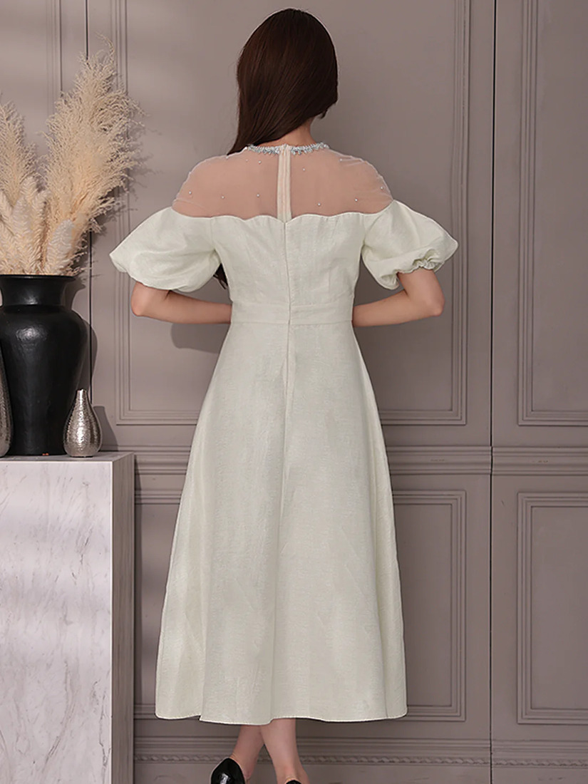 Veautt ヴュート パフスリーブレースビジューAラインフレアミディアムドレス vt082522