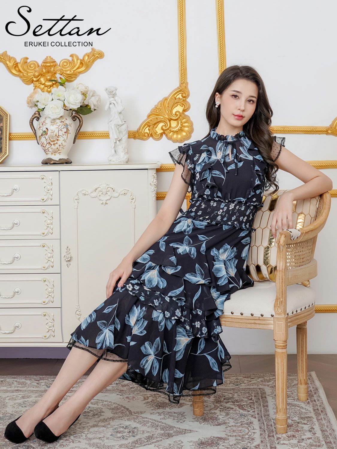 ERUKEI エルケイ ブラック×ブルー 花柄・プリント・シフォン・ティアード・フリル・プチハイネック・Aライン・ミディアムドレス・ワンピース ek-s91208