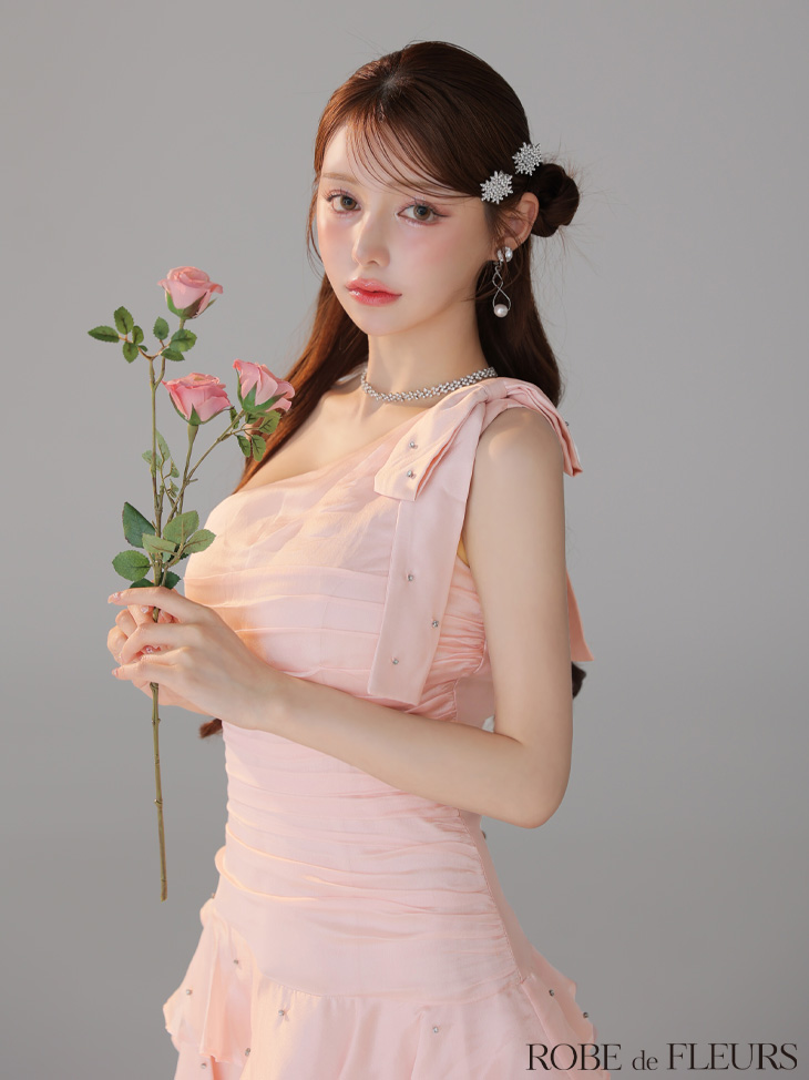 ROBE de FLEURSワンショルダーリボンティアードフレアミニキャバドレス XSサイズあり】サテンワンショルダーリボンティアードフレアミニキャバ