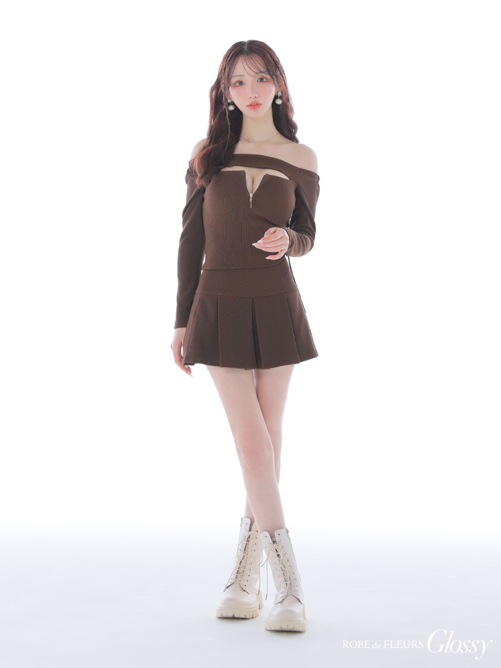 Glossy ローブドフルールグロッシー 【XSサイズあり】オフショルダーロングスリーブバストカットフレアミニキャバドレス gl4138