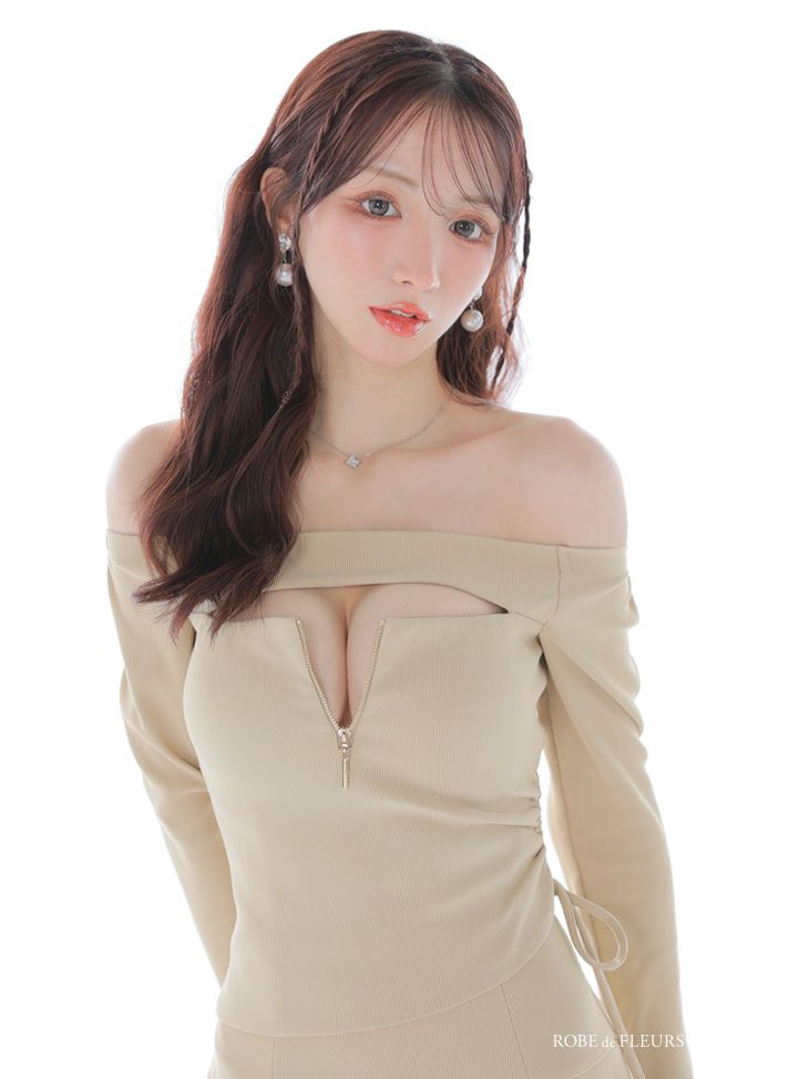 Glossy ローブドフルールグロッシー 【XSサイズあり】オフショルダーロングスリーブバストカットフレアミニキャバドレス gl4138