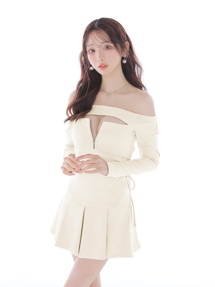 Glossy ローブドフルールグロッシー 【XSサイズあり】オフショルダーロングスリーブバストカットフレアミニキャバドレス gl4138-c