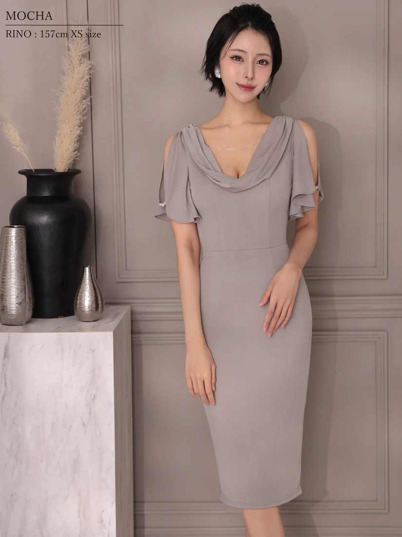 Veautt ヴュート バストドレープスリットフレアスリーブパールチャームタイトミディアムドレス vt022519