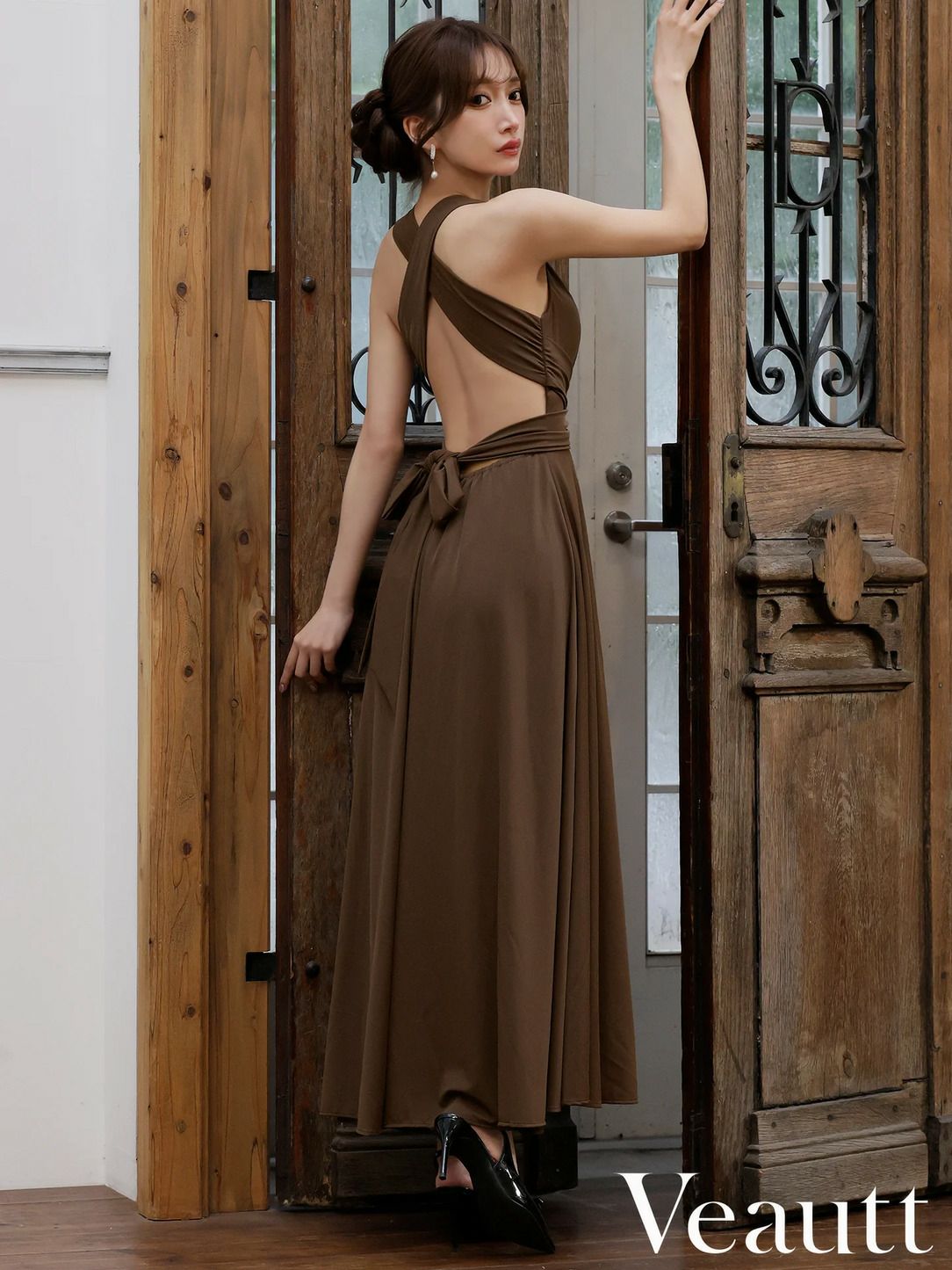Veautt ヴュート Vカットウエストクロスバックオープンリボンフレアロングドレス vt022525