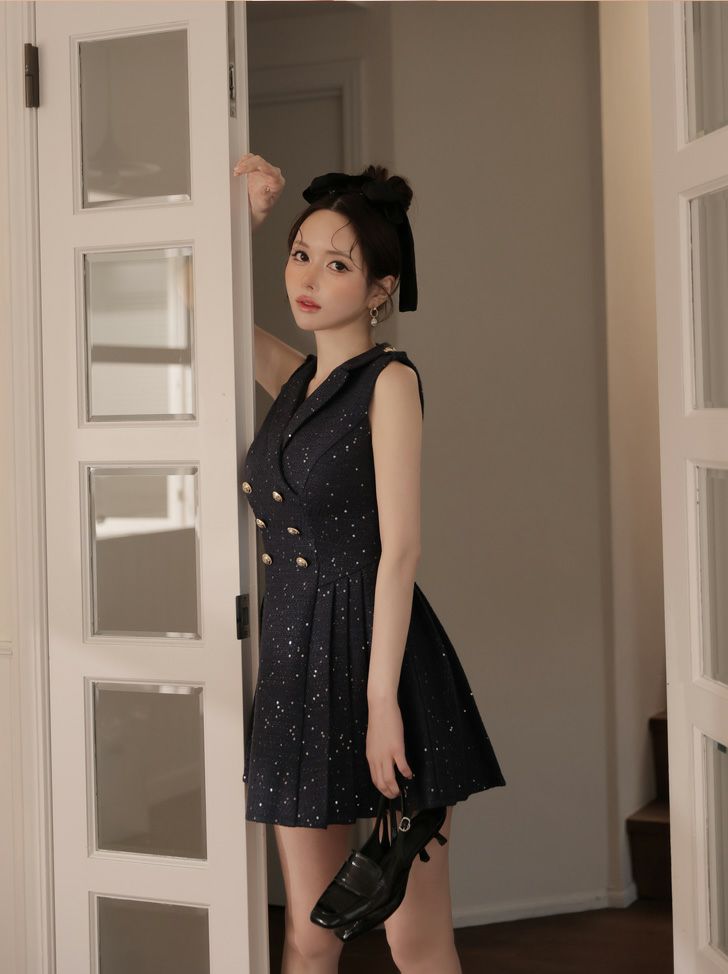 ROBE de FLEURS ローブドフルール 【XS～Lサイズあり】 ダブルボタン襟付きノースリーブフレアミニキャバドレス fm4320