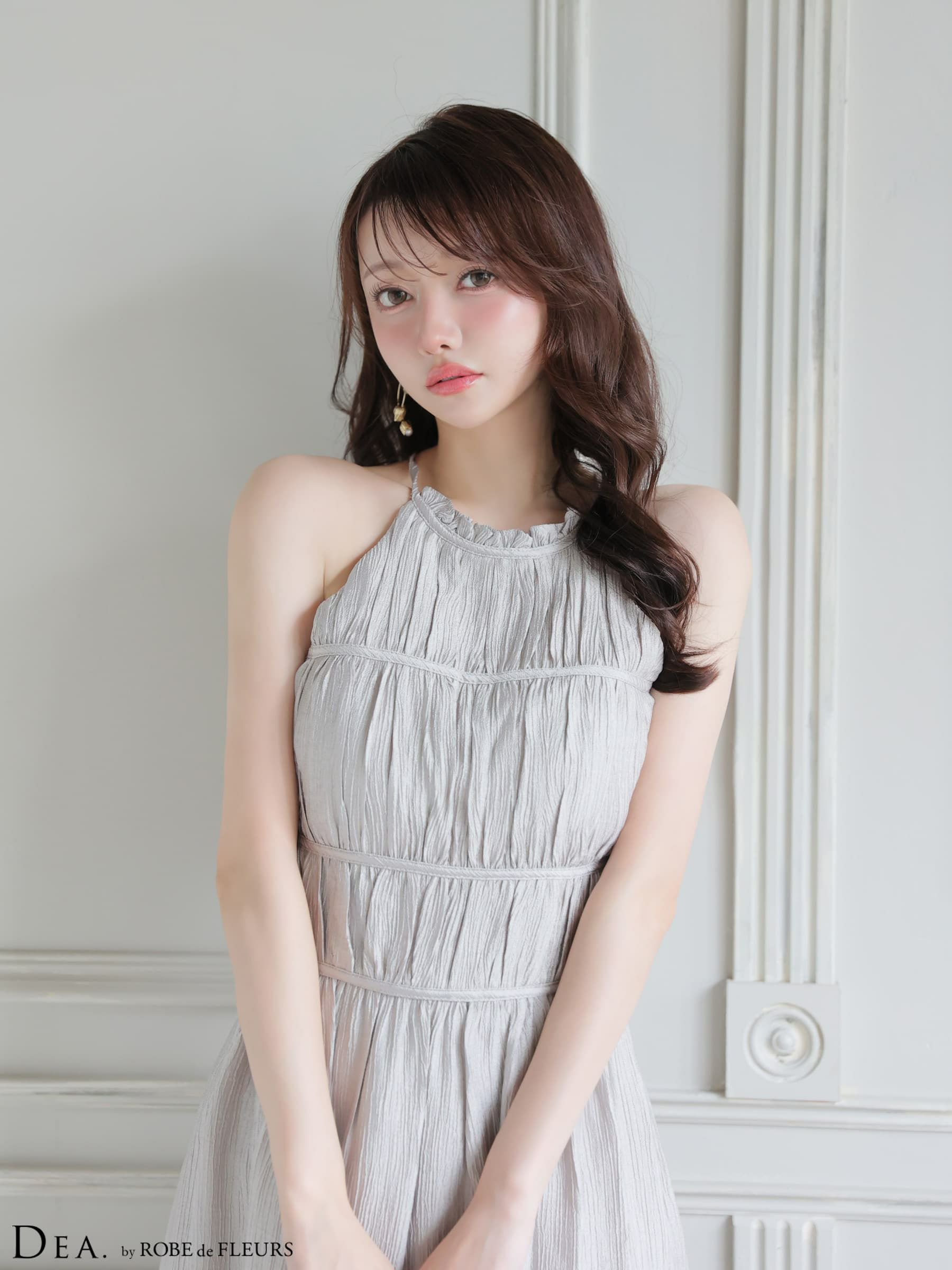 【11月中旬頃入荷予定】 DEA. ディア バイ ローブドフルール 【S～Lサイズあり】 ホルターネックサテンティアードフレアロングキャバドレス de4615-c