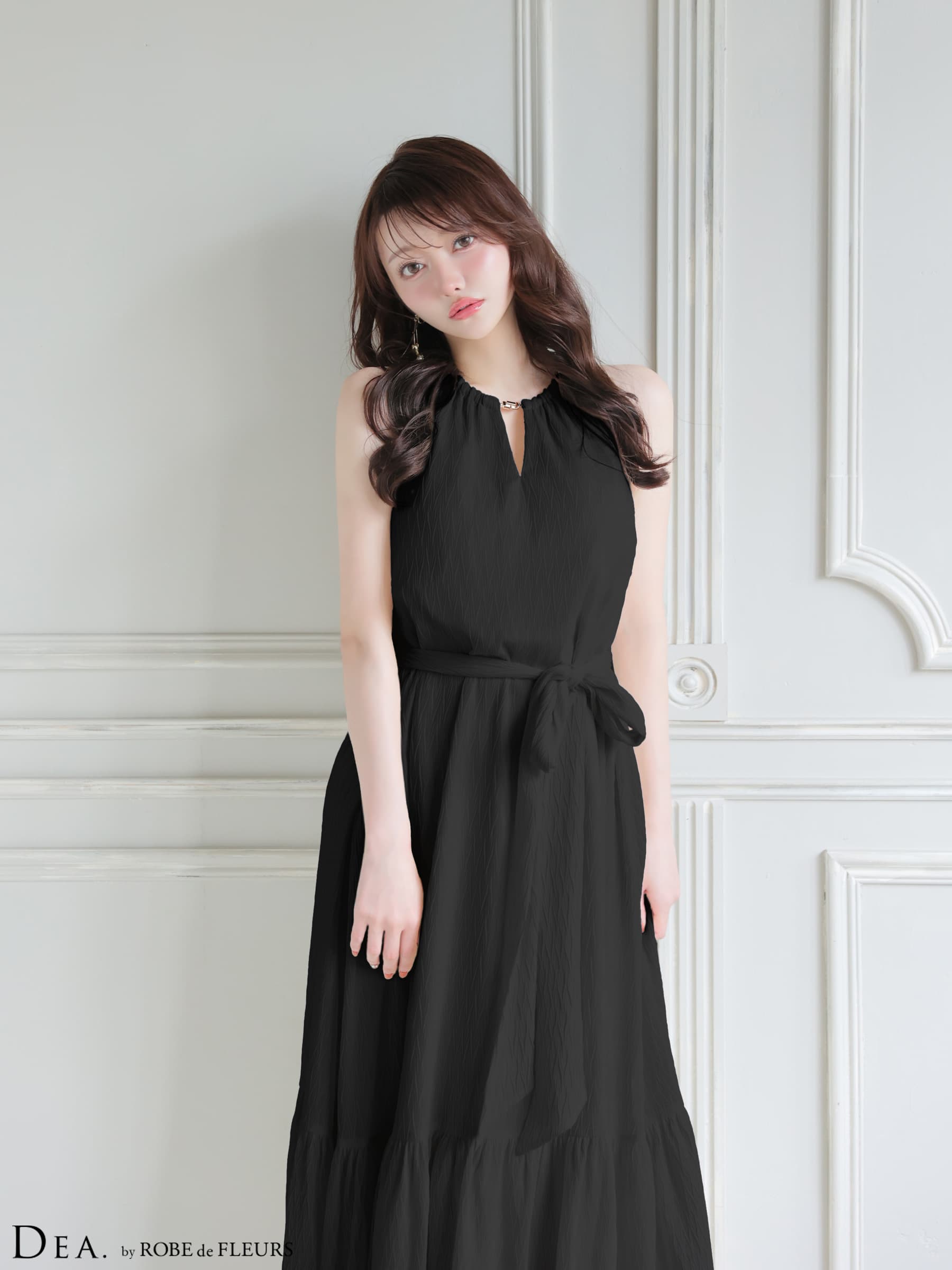 DEA. ディア バイ ローブドフルール 【S～Lサイズあり】 シフォンプリーツVネックウエストリボンロングキャバドレス de4626-c