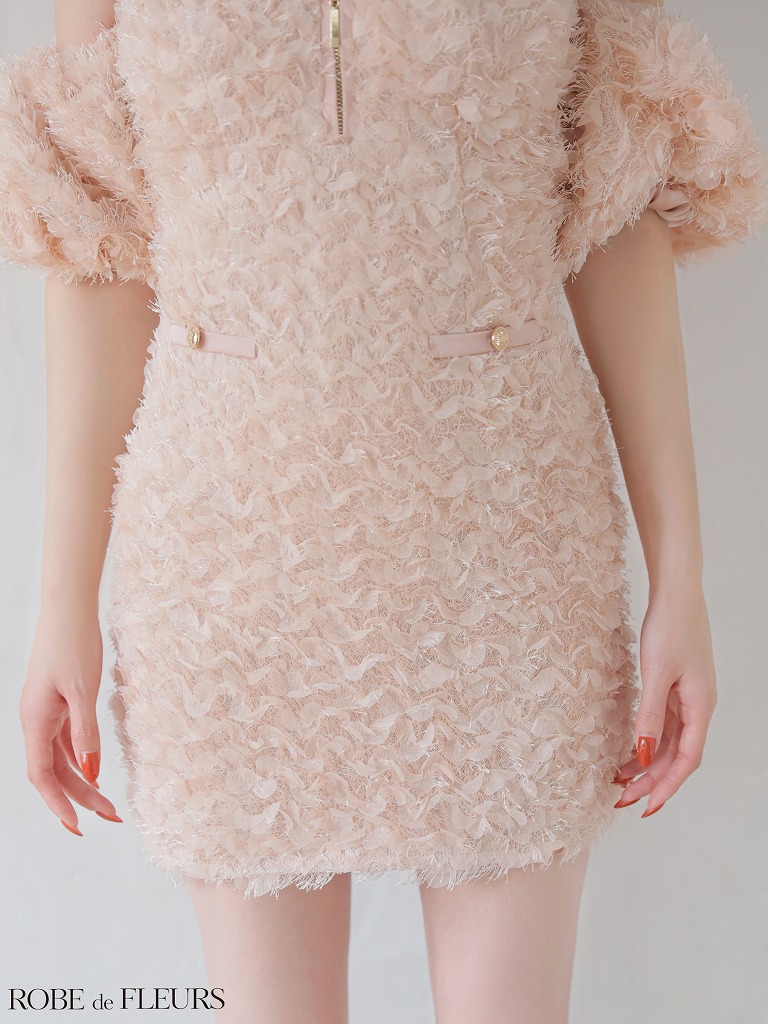 ROBE de FLEURS ローブドフルール 【XSサイズあり】 立体フリンジレースパフスリーブオフショルミニキャバドレス fm3488
