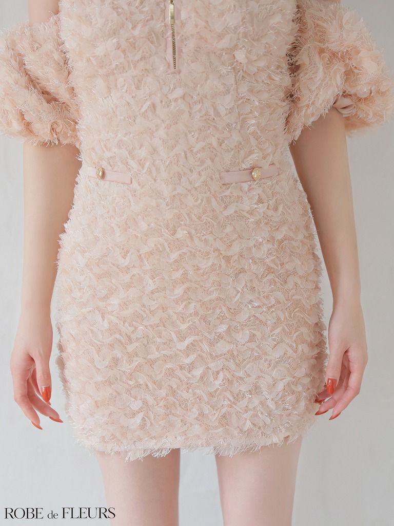 ROBE de FLEURS ローブドフルール 【XSサイズあり】 立体フリンジレースパフスリーブオフショルミニキャバドレス fm3488