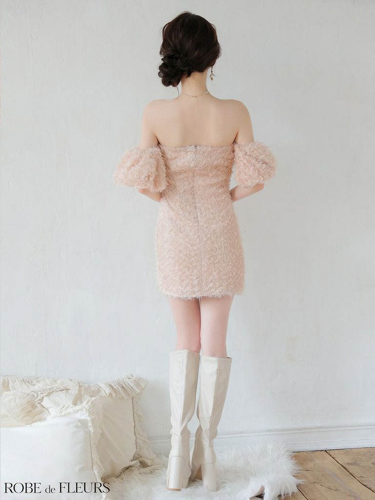 ROBE de FLEURS ローブドフルール 【XSサイズあり】 立体フリンジレースパフスリーブオフショルミニキャバドレス fm3488