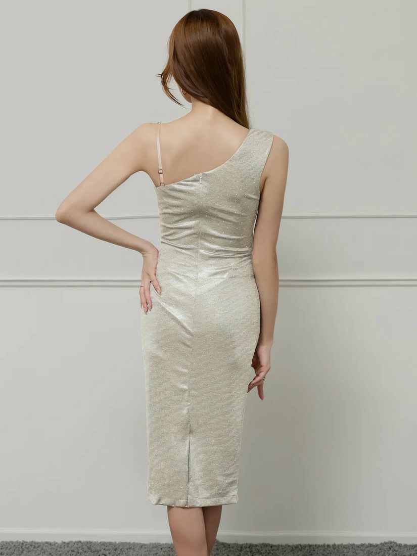 Veautt ヴュート アシンメトリーショルダースタッズミディアムドレス vt082523