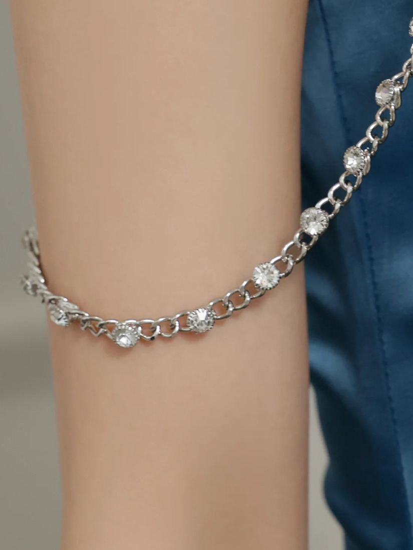 Veautt ヴュート ワンショルダービジューチェーンサテンタイトミディアムドレス  vt082525