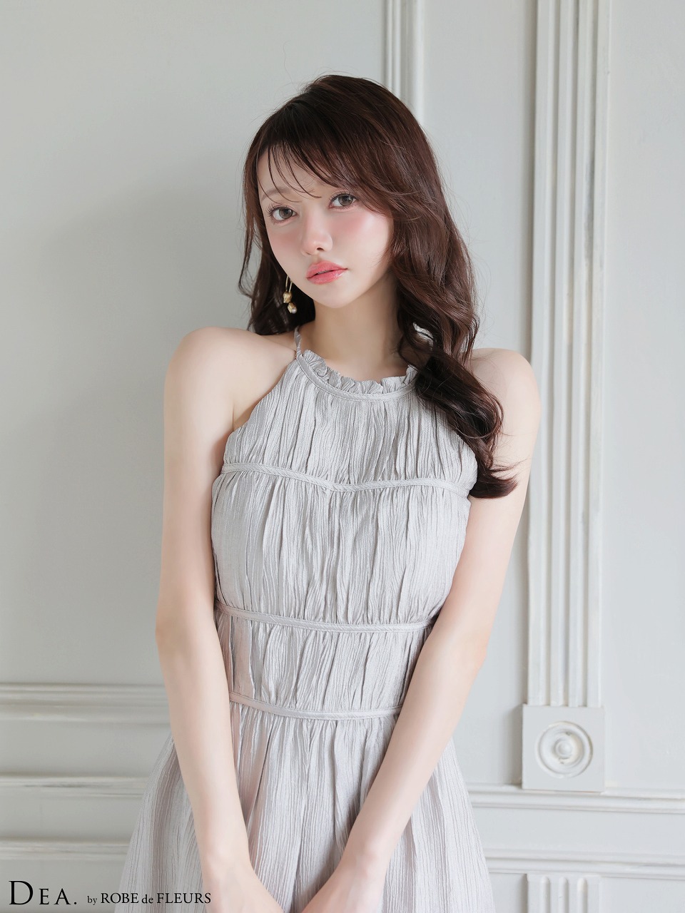 DEA. ディア バイ ローブドフルール 【S～Lサイズあり】 ホルターネックサテンティアードフレアロングキャバドレス de4615