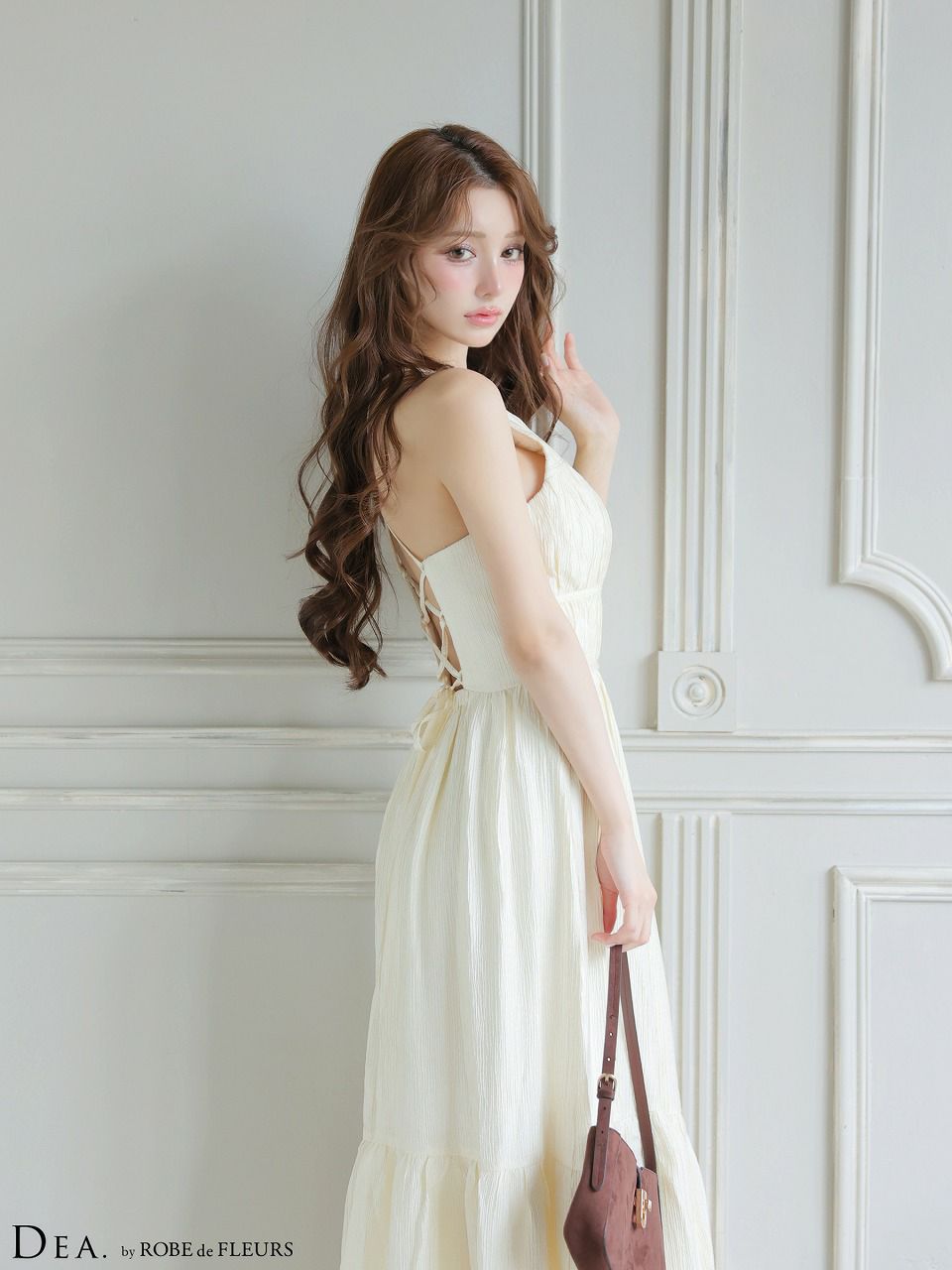 DEA. ディア バイ ローブドフルール 【S～Lサイズあり】 ホルターネックサテンティアードフレアロングキャバドレス de4615