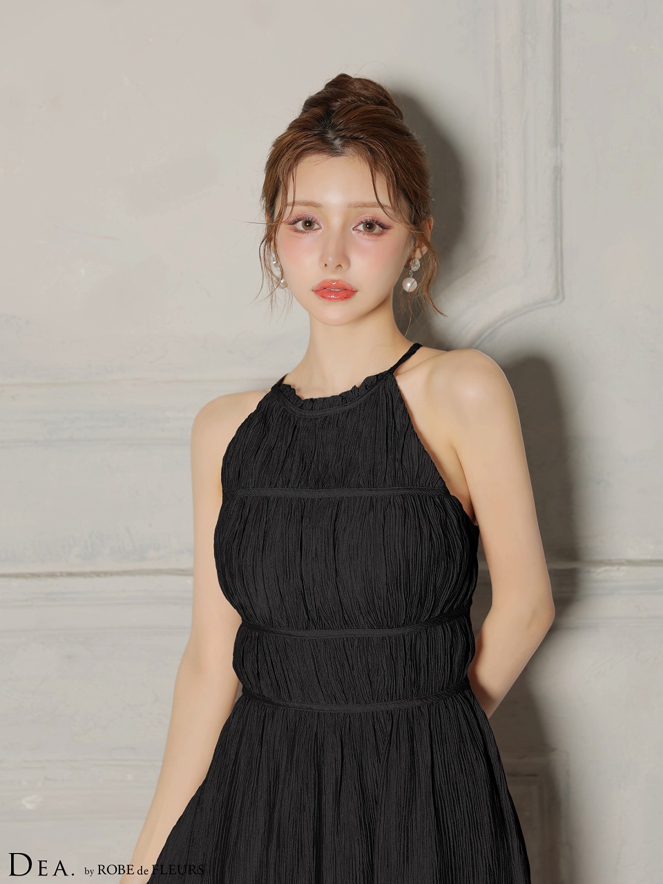 DEA. ディア バイ ローブドフルール 【S～Lサイズあり】 ホルターネックサテンティアードフレアロングキャバドレス de4615