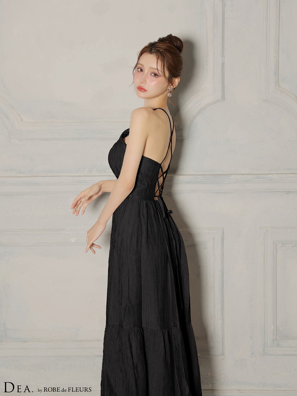 DEA. ディア バイ ローブドフルール 【S～Lサイズあり】 ホルターネックサテンティアードフレアロングキャバドレス de4615