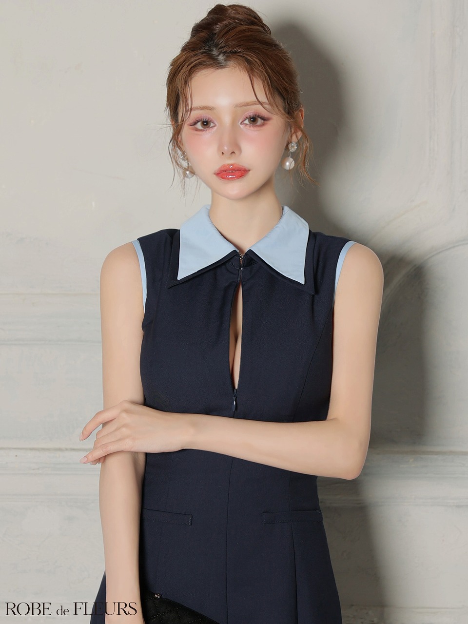 ROBE de FLEURS ローブドフルール 【XS～Lサイズあり】襟付きノースリーブタイトミニキャバドレス fm4228