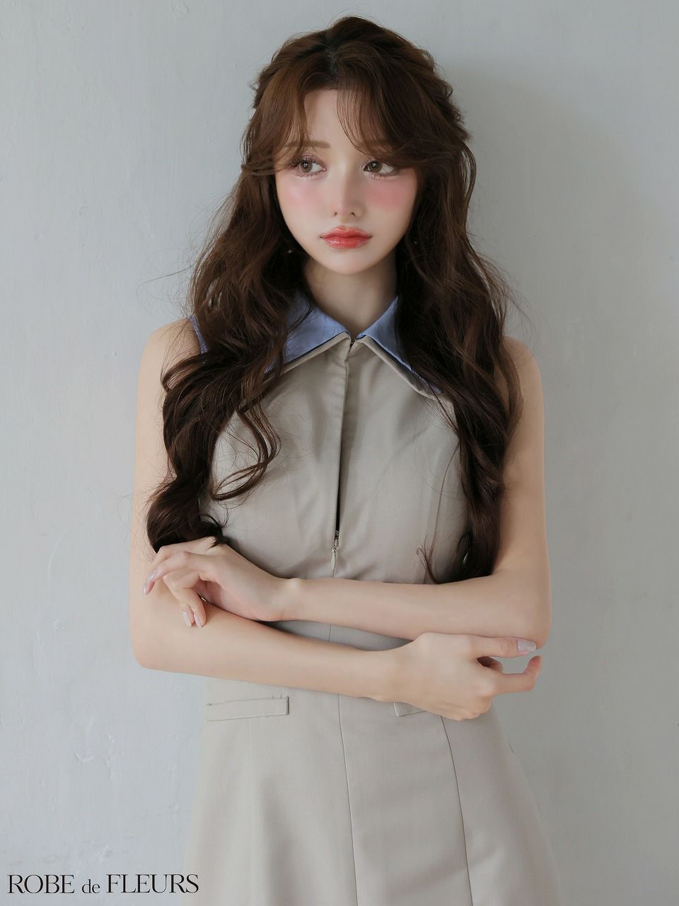 ROBE de FLEURS ローブドフルール 【XS～Lサイズあり】襟付きノースリーブタイトミニキャバドレス fm4228