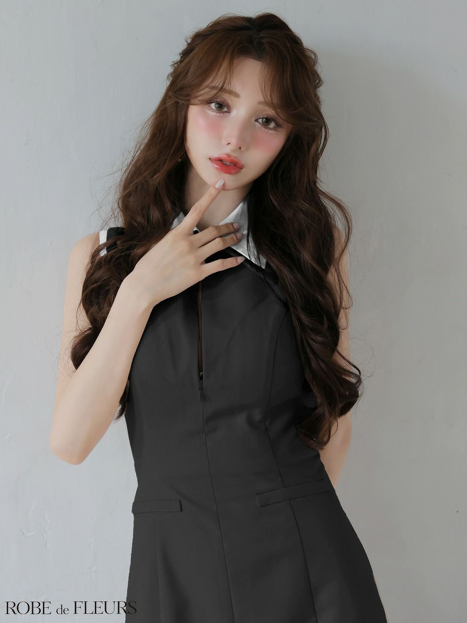 ROBE de FLEURS ローブドフルール 【XS～Lサイズあり】襟付きノースリーブタイトミニキャバドレス fm4228