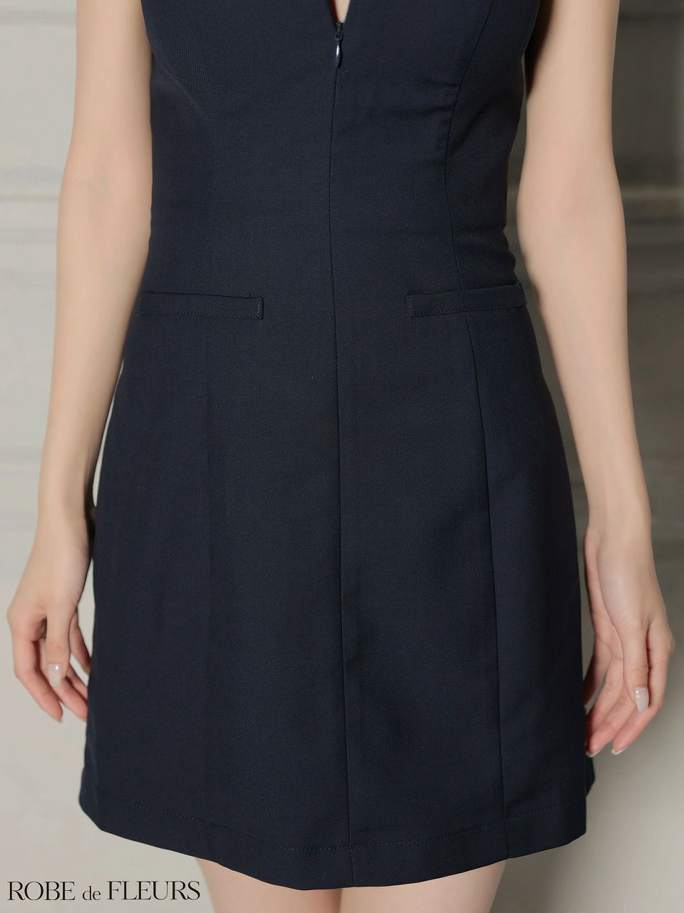 ROBE de FLEURS ローブドフルール 【XS～Lサイズあり】襟付きノースリーブタイトミニキャバドレス fm4228