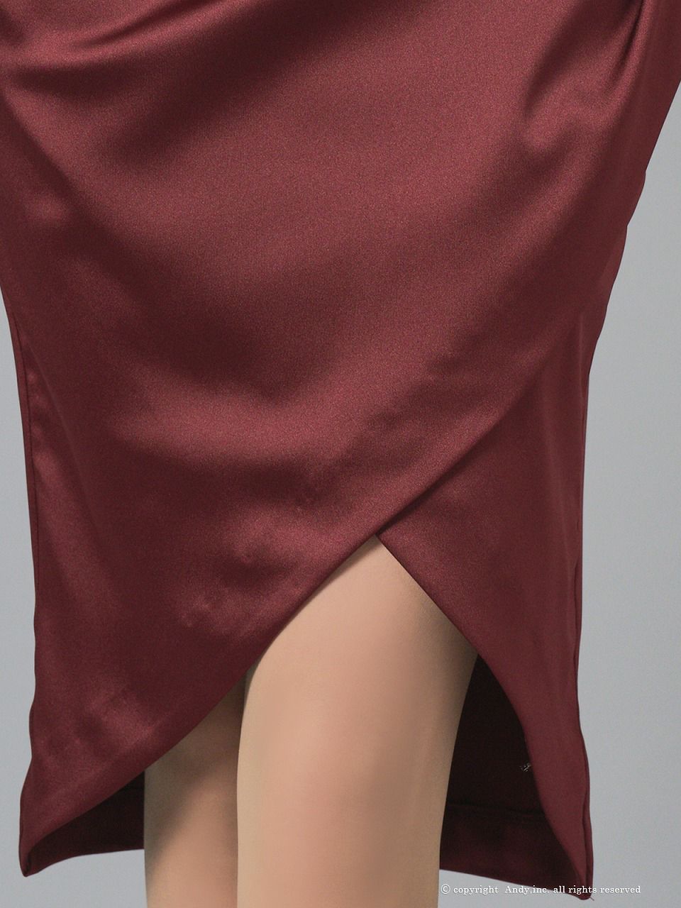 Andy アンディ サテン ベアトップ フロントジップ タックデザイン アシンメトリー タイト ミディアムドレス an-on3030