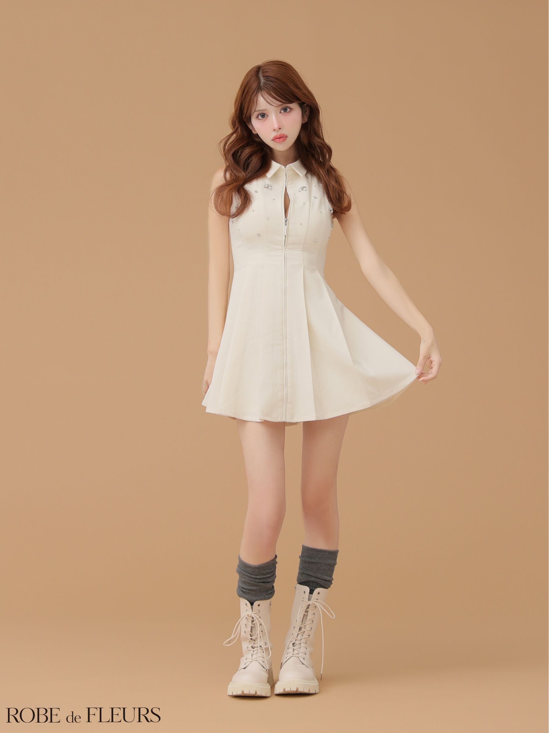 ROBE de FLEURS ローブドフルール 【XS～Lサイズあり】襟付きノースリーブフレアミニキャバドレス fm4156-c