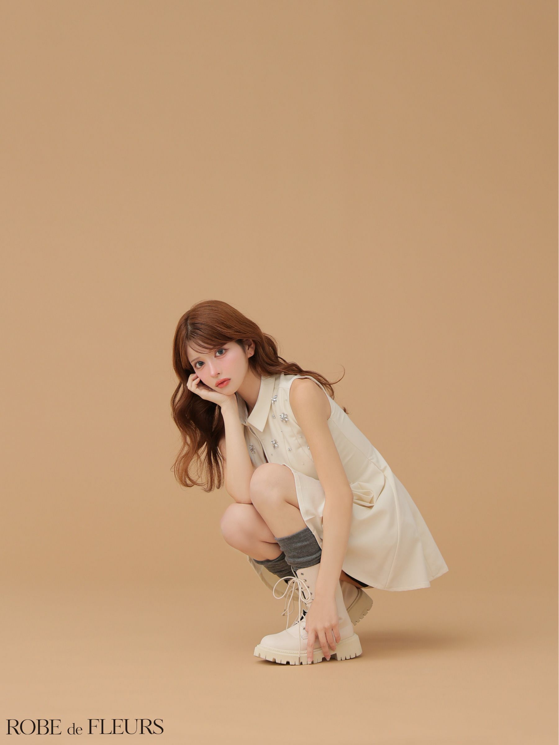 ROBE de FLEURS ローブドフルール 【XS～Lサイズあり】襟付きノースリーブフレアミニキャバドレス fm4156-c