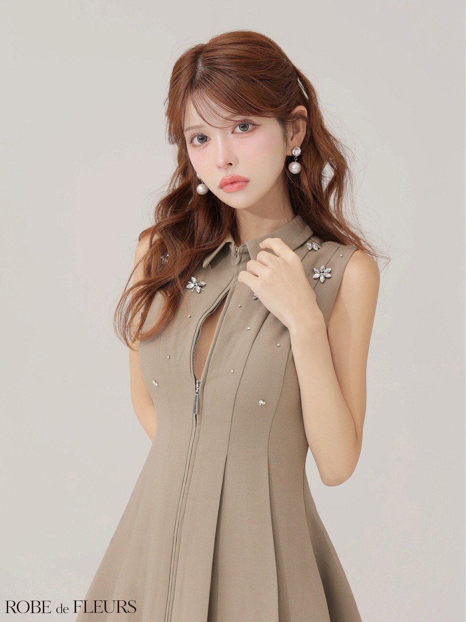 ROBE de FLEURS ローブドフルール 【XS～Lサイズあり】襟付きノースリーブフレアミニキャバドレス fm4156