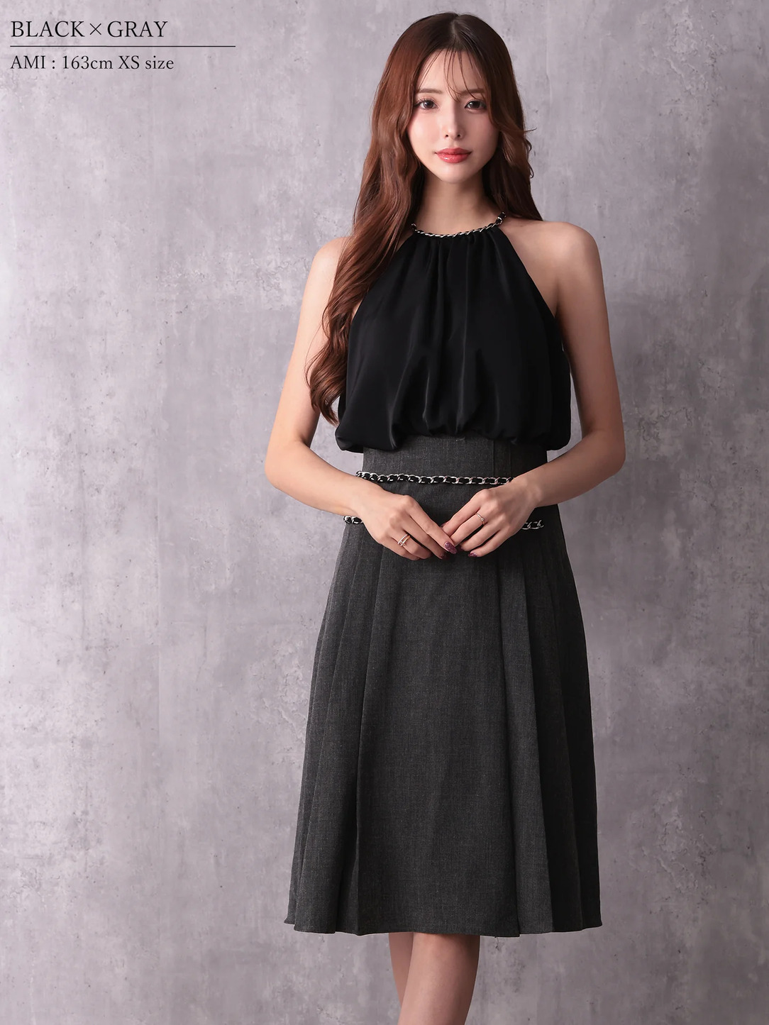 Veautt ヴュート ホルダーネックチェーンサテンプリーツバイカラーフレアミディアムドレス  vt022529