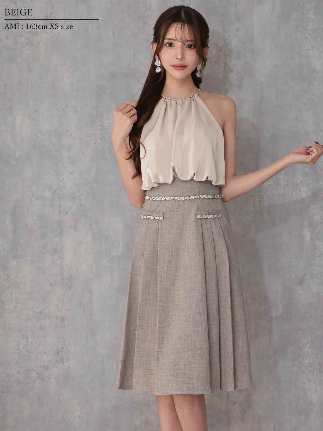 Veautt ヴュート ホルダーネックチェーンサテンプリーツバイカラーフレアミディアムドレス  vt022529