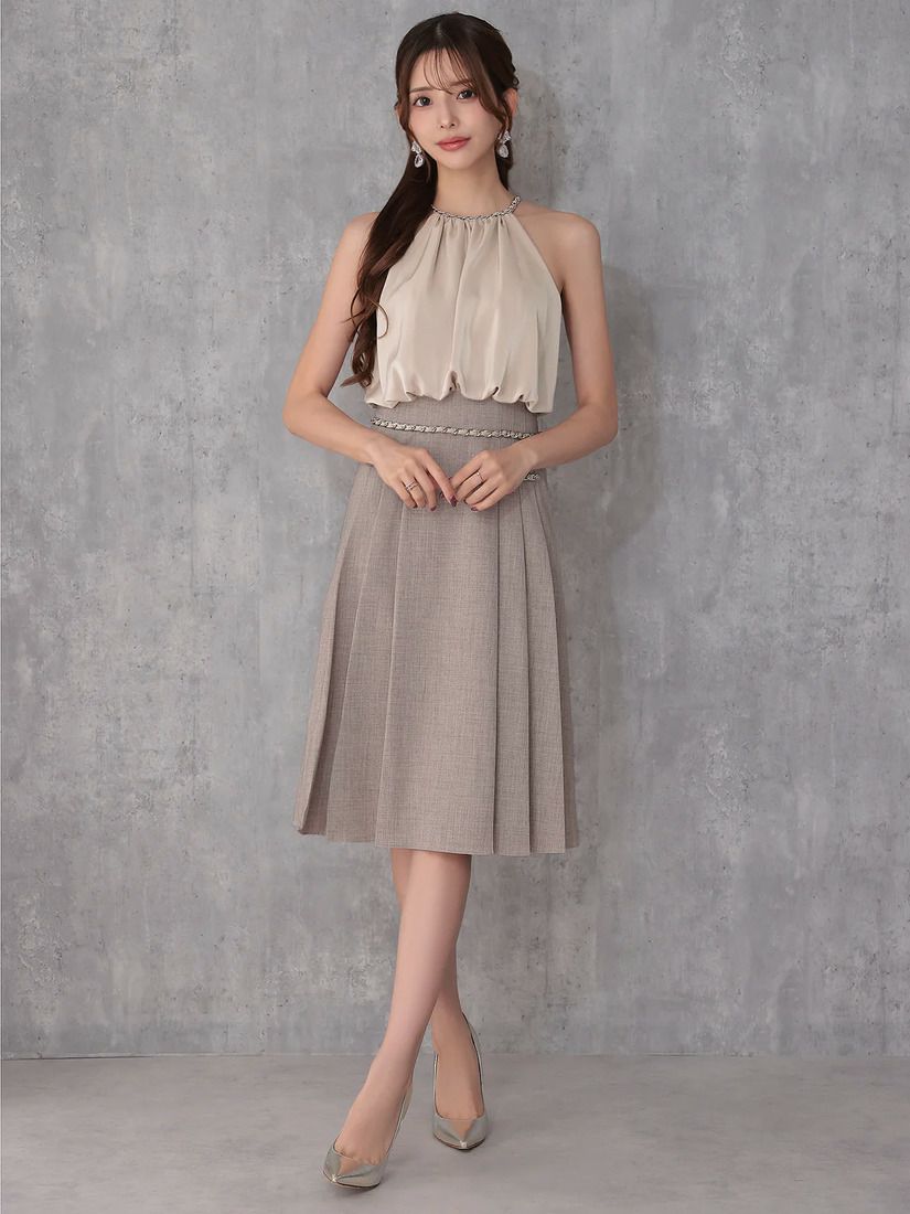 Veautt ヴュート ホルダーネックチェーンサテンプリーツバイカラーフレアミディアムドレス  vt022529