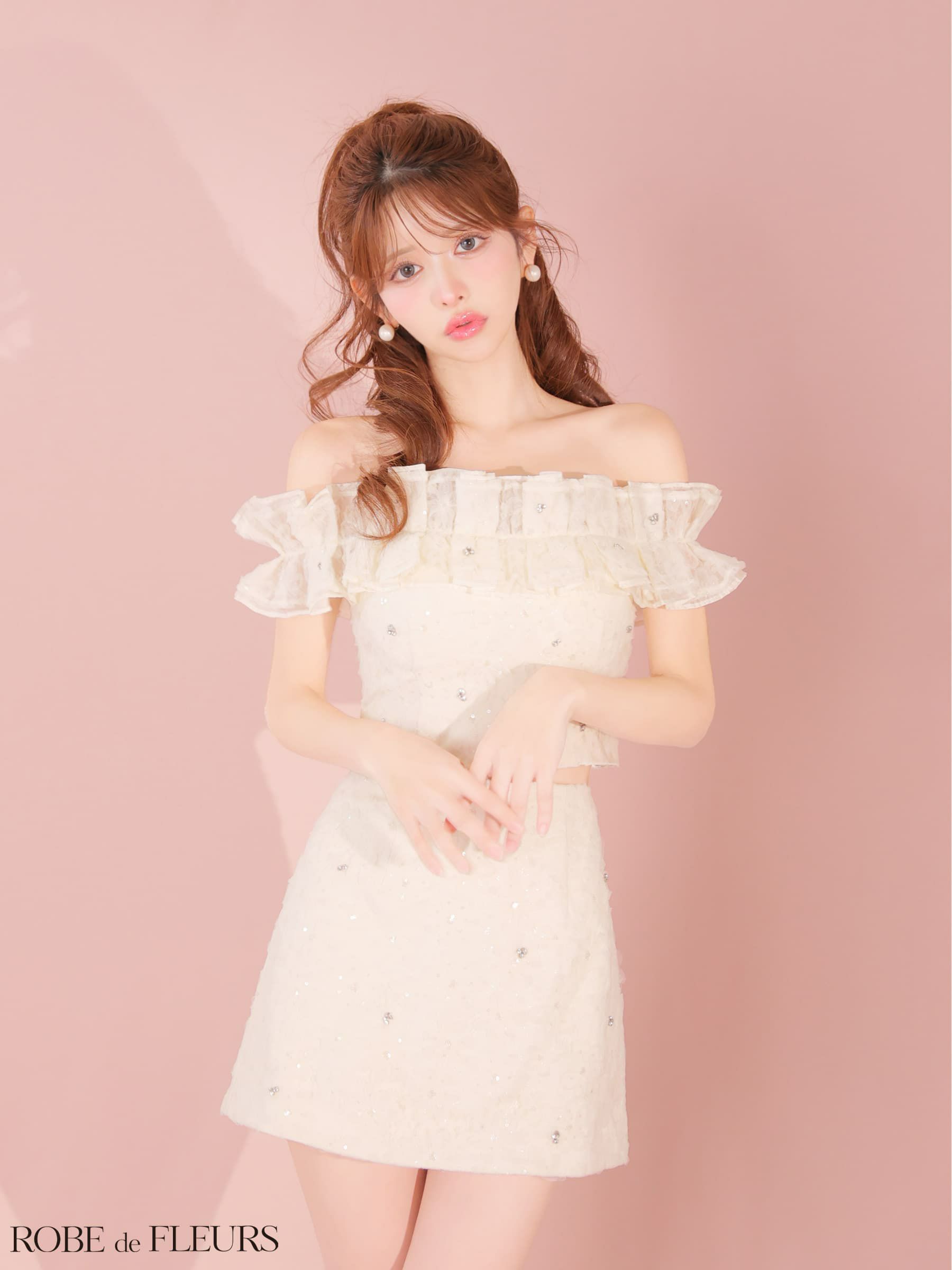 ROBE de FLEURS ローブドフルール 【XSサイズあり】 オフショルフラワーレースフリル袖セットアップミニキャバドレス fm4342-c