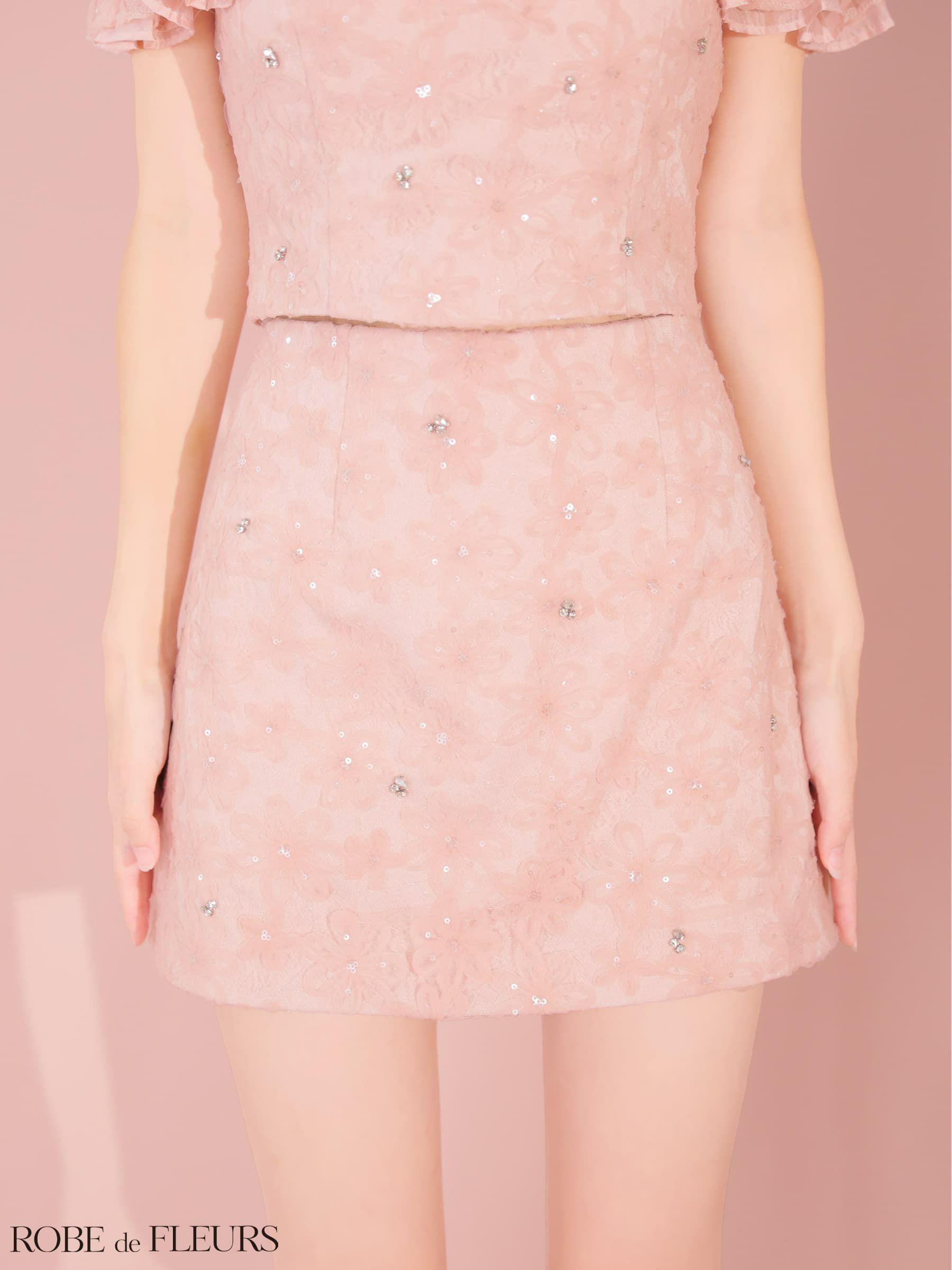 ROBE de FLEURS ローブドフルール 【XSサイズあり】 オフショルフラワーレースフリル袖セットアップミニキャバドレス fm4342-c