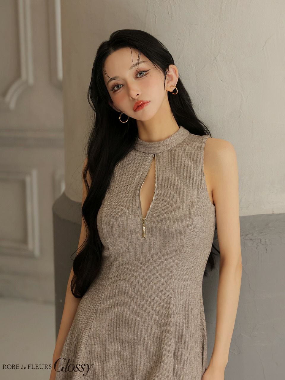 Glossy ローブドフルールグロッシー 【XSサイズあり】 ラメニットハイネックノースリーブフレアミニキャバドレス gl4622