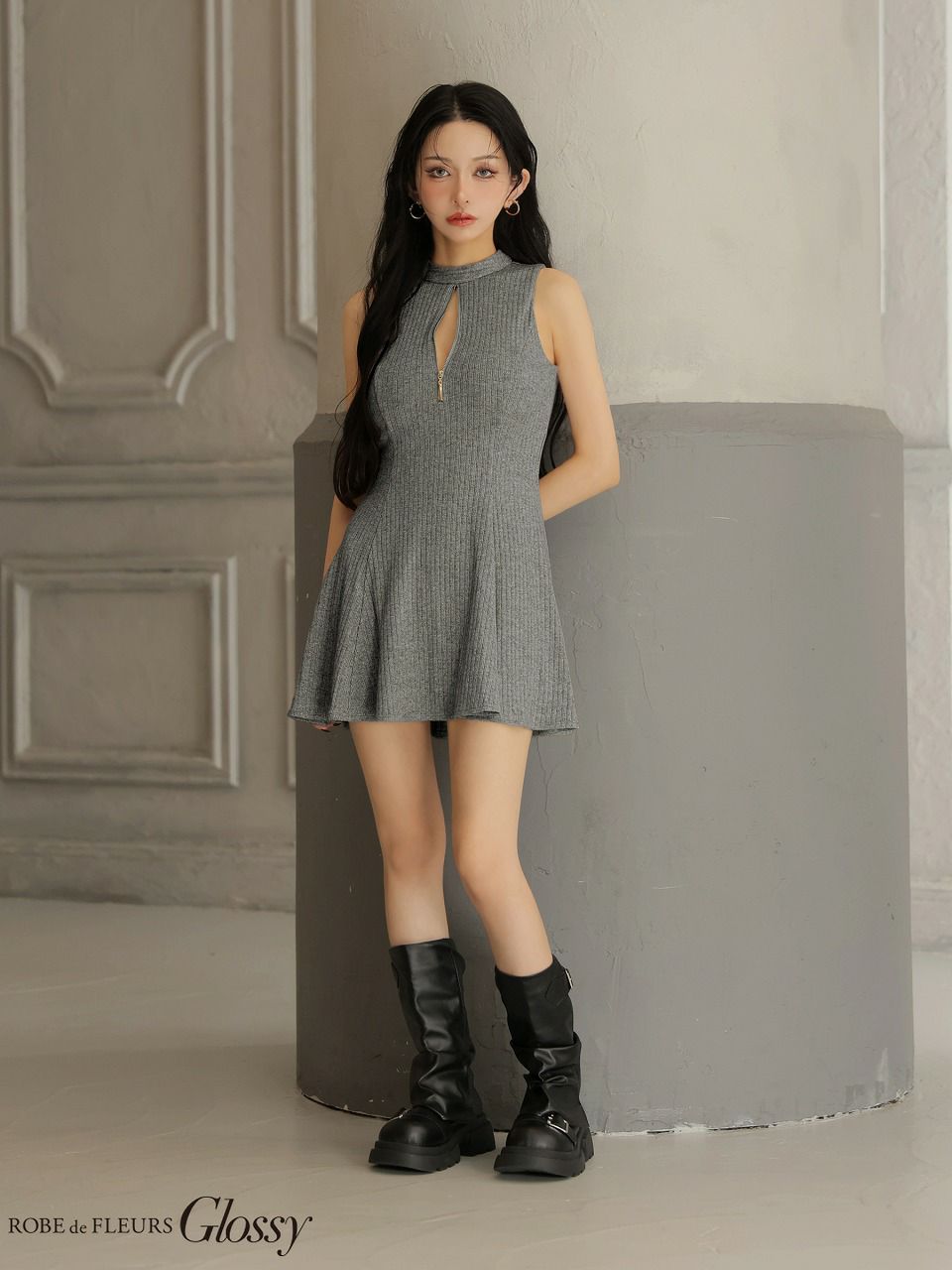 Glossy ローブドフルールグロッシー 【XSサイズあり】 ラメニットハイネックノースリーブフレアミニキャバドレス gl4622