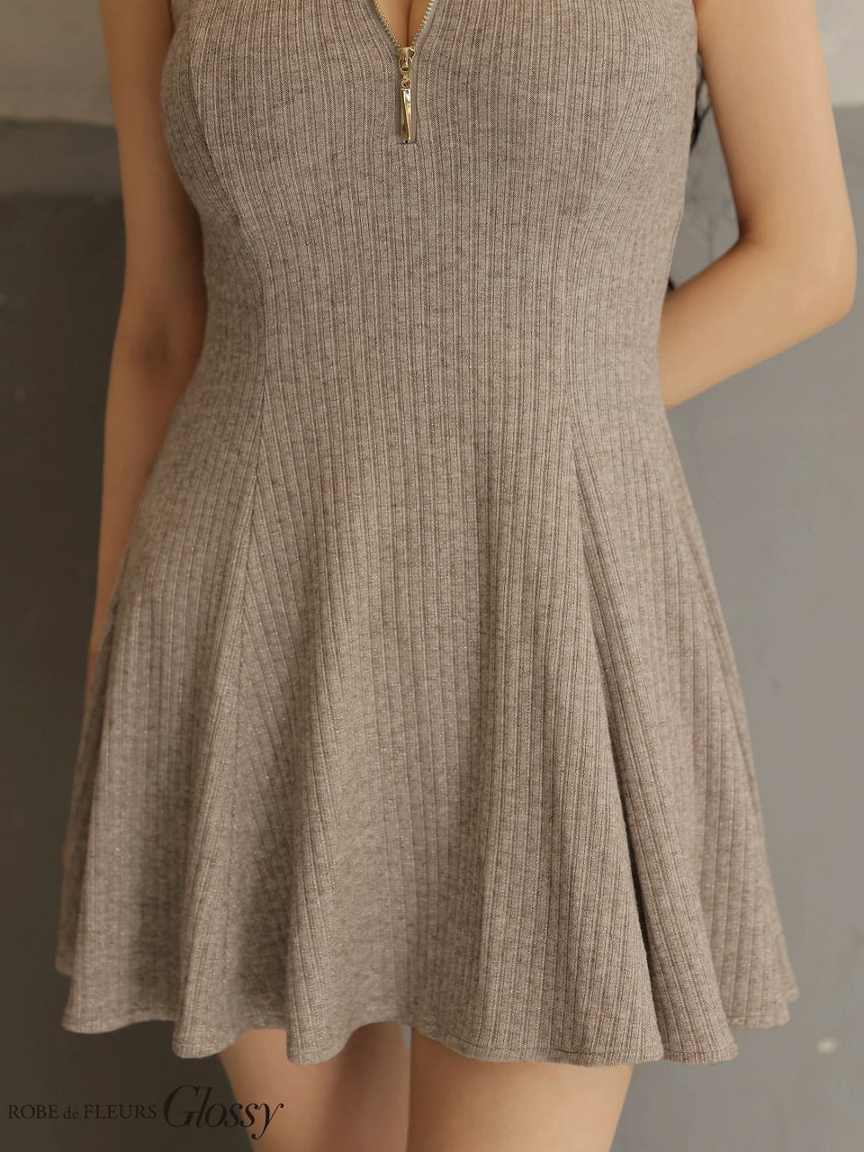 Glossy ローブドフルールグロッシー 【XSサイズあり】 ラメニットハイネックノースリーブフレアミニキャバドレス gl4622