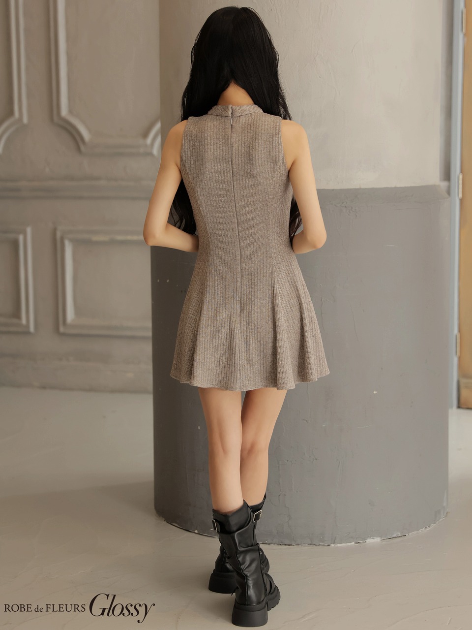 Glossy ローブドフルールグロッシー 【XSサイズあり】 ラメニットハイネックノースリーブフレアミニキャバドレス gl4622