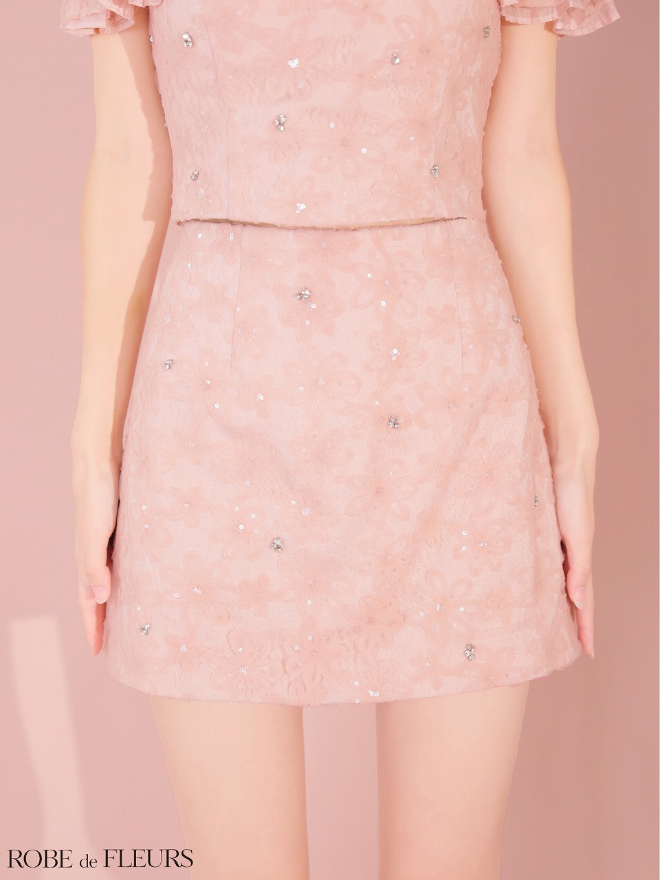 ROBE de FLEURS ローブドフルール 【XSサイズあり】 オフショルフラワーレースフリル袖セットアップミニキャバドレス fm4342